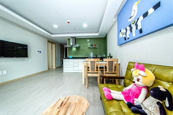 Blue Whale Resort 3*