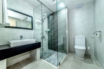 Blue Whale Resort 3*