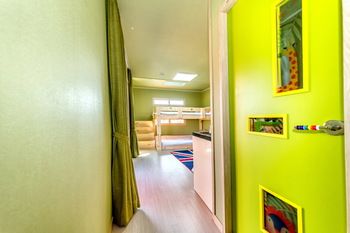 Blue Whale Resort 3*