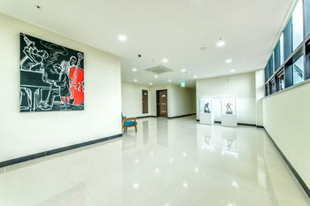 Blue Whale Resort 3*