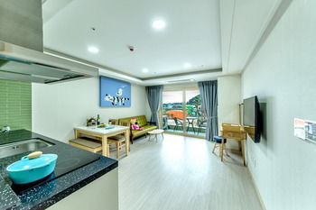 Blue Whale Resort 3*