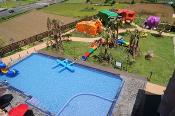 Blue Whale Resort 3*