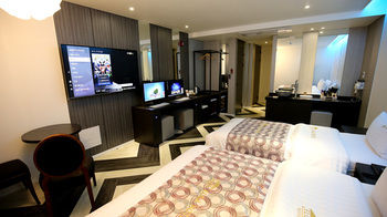 Elga Hotel 3*