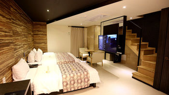 Elga Hotel 3*