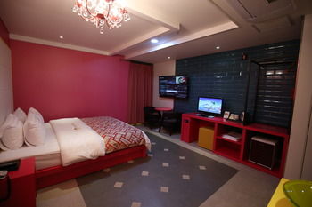 Elga Hotel 3*