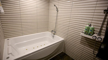 Elga Hotel 3*