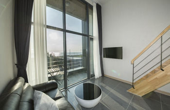 J Raum 3*