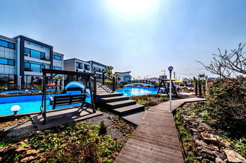 Water Garden Resort 2*
