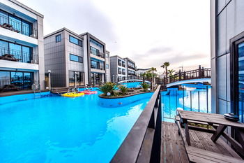 Water Garden Resort 2*