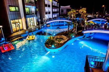 Water Garden Resort 2*