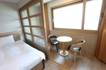 Huesik Hotel Sydney 2*