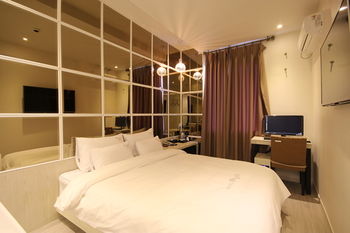 Jinhae Pasta Hotel 2*