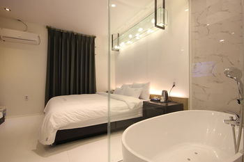 Jinhae Pasta Hotel 2*