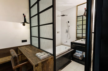 Hotel The Designers Kondae 3*