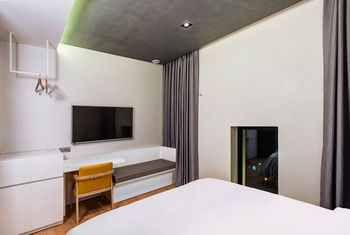 Hotel The Designers Kondae 3*