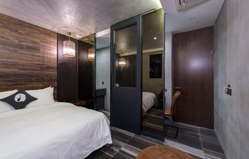 Hotel The Designers Kondae 3*