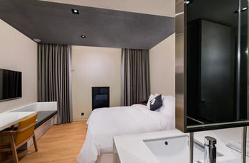 Hotel The Designers Kondae 3*
