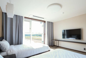 Jeju Stay in Seongsan Hotel 2*