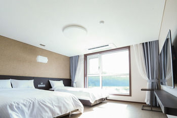 Jeju Stay in Seongsan Hotel 2*