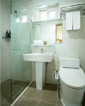 Haerian Hotel 2*