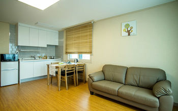 Haerian Hotel 2*