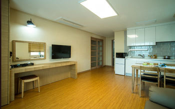 Haerian Hotel 2*