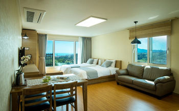 Haerian Hotel 2*