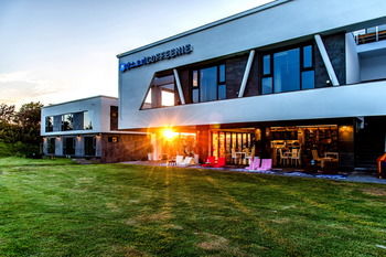 Sun & Moon Resort 3*