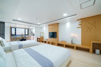 Sun & Moon Resort 3*