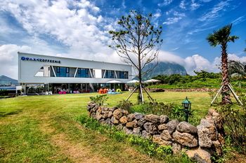 Sun & Moon Resort 3*