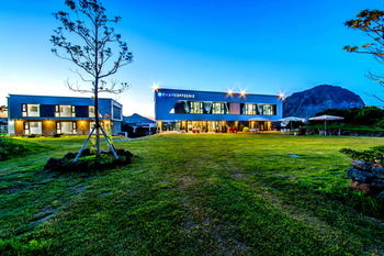 Sun & Moon Resort 3*