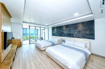 Sun & Moon Resort 3*