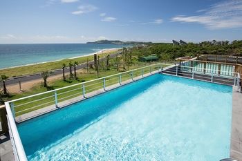 Sun & Moon Resort 3*