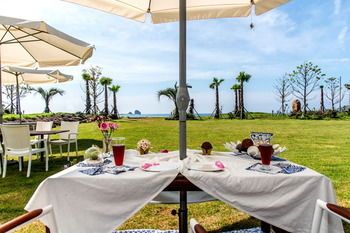 Sun & Moon Resort 3*