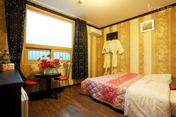 Saipan Motel with Sea View 2*