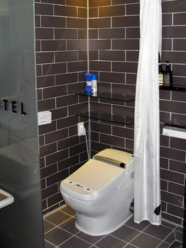 64 Inn Hotel 2*