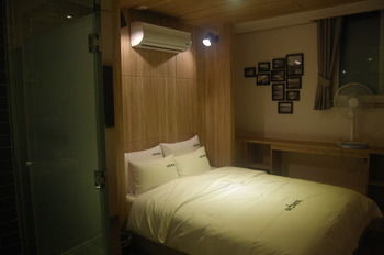 64 Inn Hotel 2*