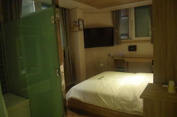 64 Inn Hotel 2*