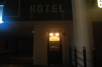 64 Inn Hotel 2*