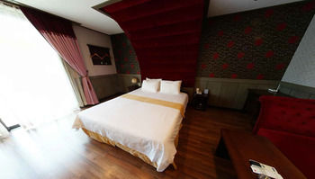 Dongbusan Oncheon Hotel 3*