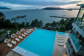 La Terrace Resort 4*