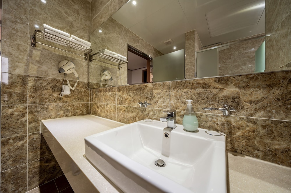 Sunrise Hotel Sungsan 3*