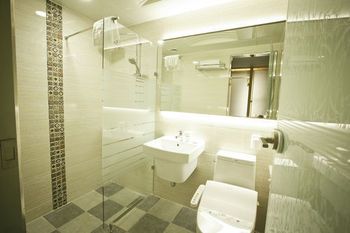 Ariana Hotel 3*
