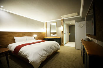 Ariana Hotel 3*