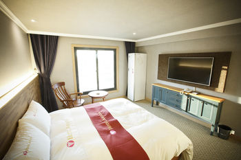 Ariana Hotel 3*