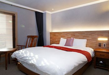 Ariana Hotel 3*