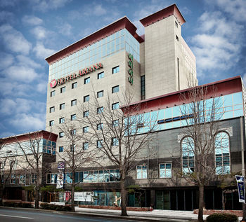 Ariana Hotel 3*