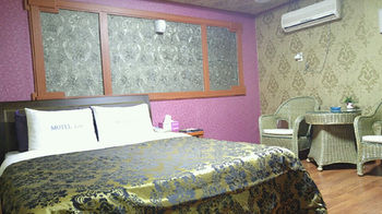 Loa Hotel 2*