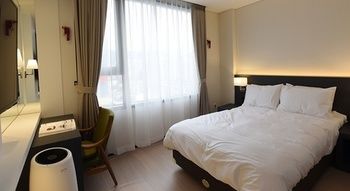 Geoje Art Nouveau Suite Hotel 4*