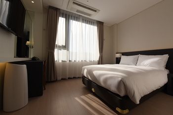 Geoje Art Nouveau Suite Hotel 4*